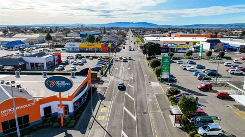 The busy intersection of Featherston and Rangitikei Streets, where 4 lanes collide in 4 directions.