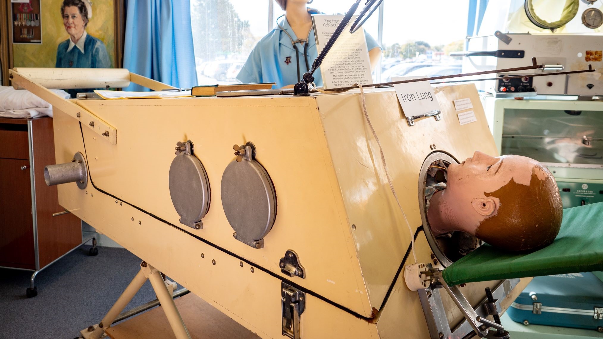 An iron lung complete with a mannequin 