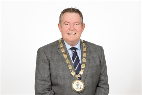 Head and shoulders photo of Mayor Grant Smith.