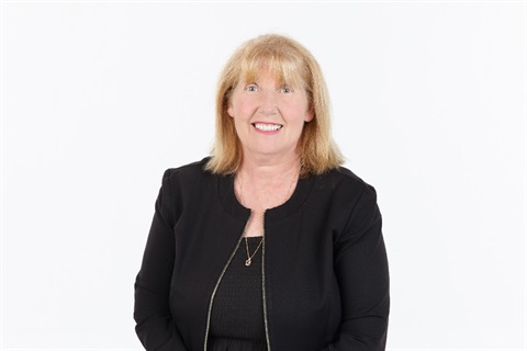 Head and shoulders photo of councillor Leonie Hapeta.